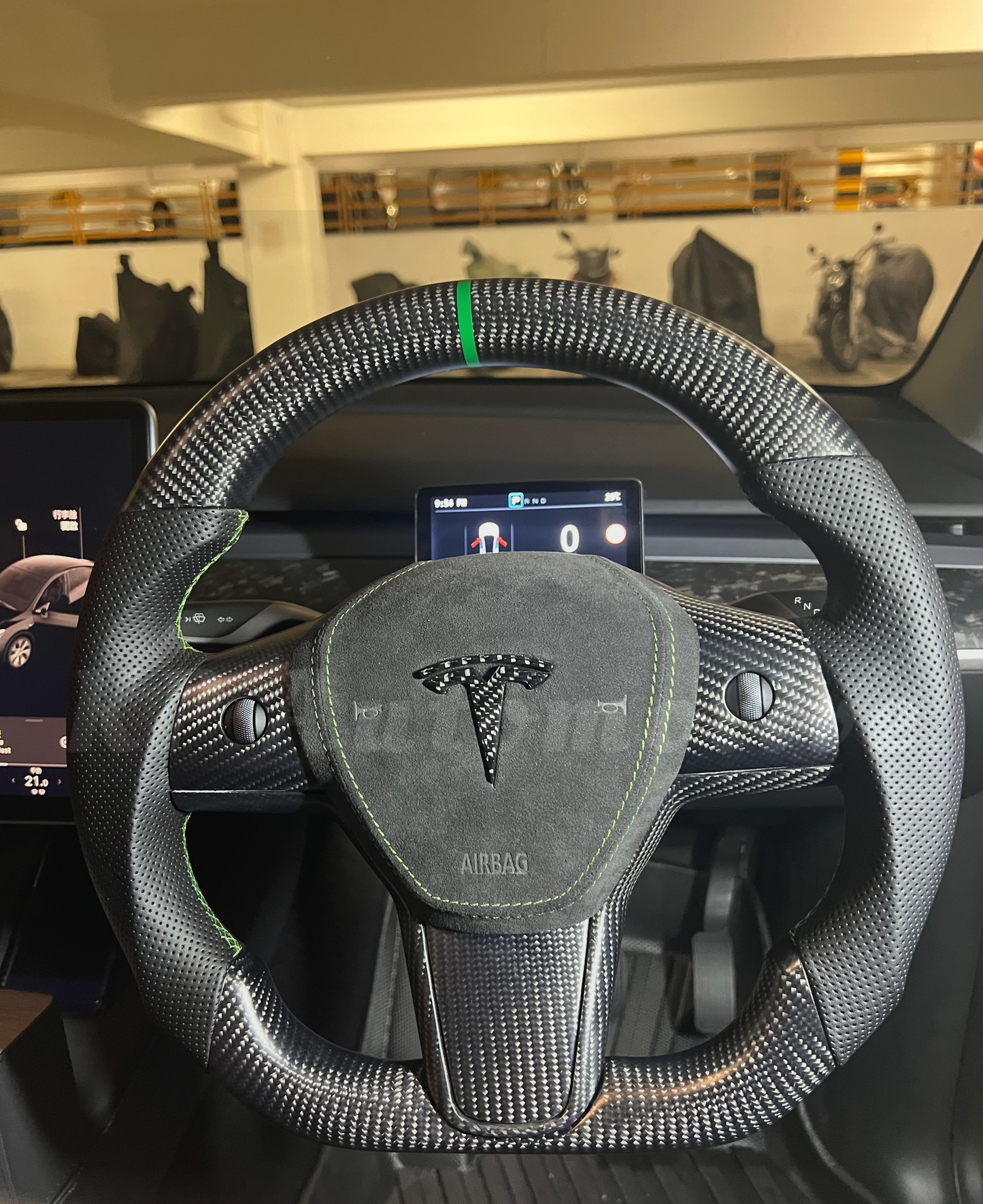 Model Y 霧面碳纖維方向盤(打孔真皮)-全套