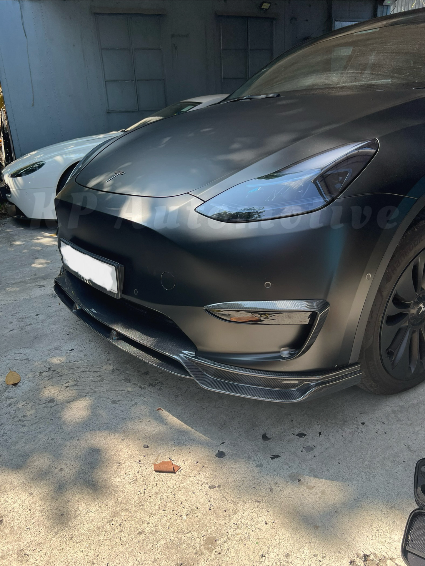 CMST 改裝碳纖維前唇 V2 適用於 Tesla Model Y(亮光碳)