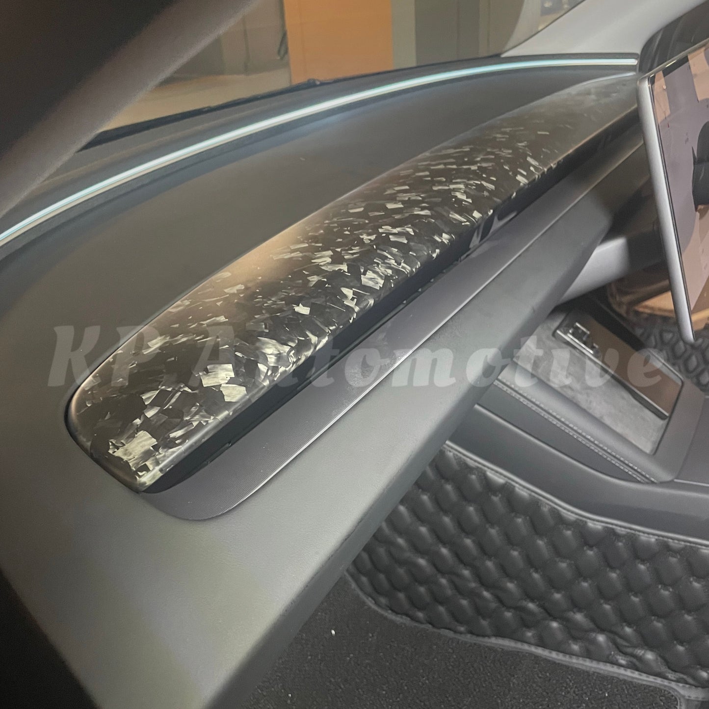 適用於 Model 3 Highland 的霧面鍛造碳替換儀表板
