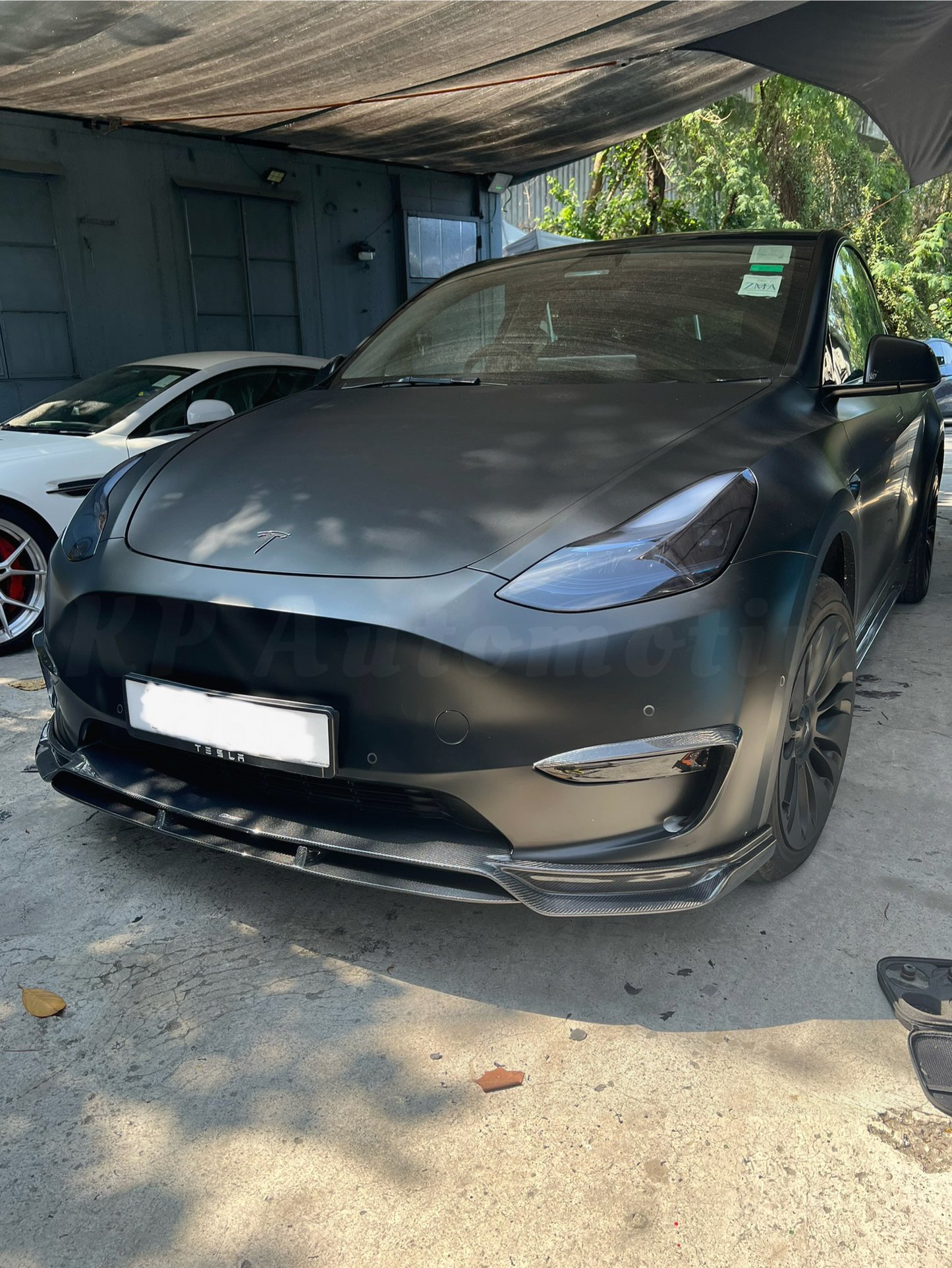 CMST 改裝碳纖維前唇 V2 適用於 Tesla Model Y(亮光碳)
