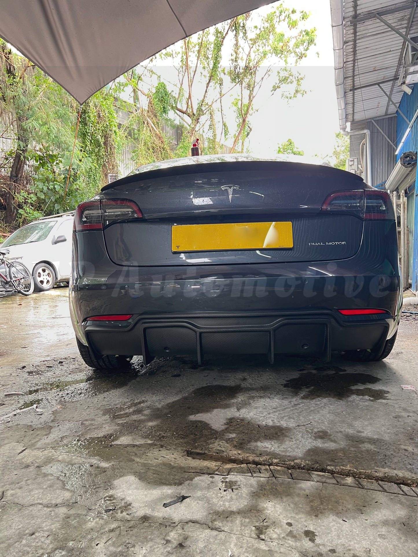 VR 風格擴散器(霧面碳)- Tesla Model 3