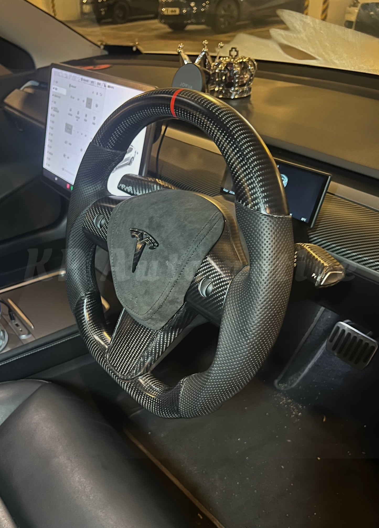 Model Y 霧面碳纖維方向盤(打孔真皮)-全套