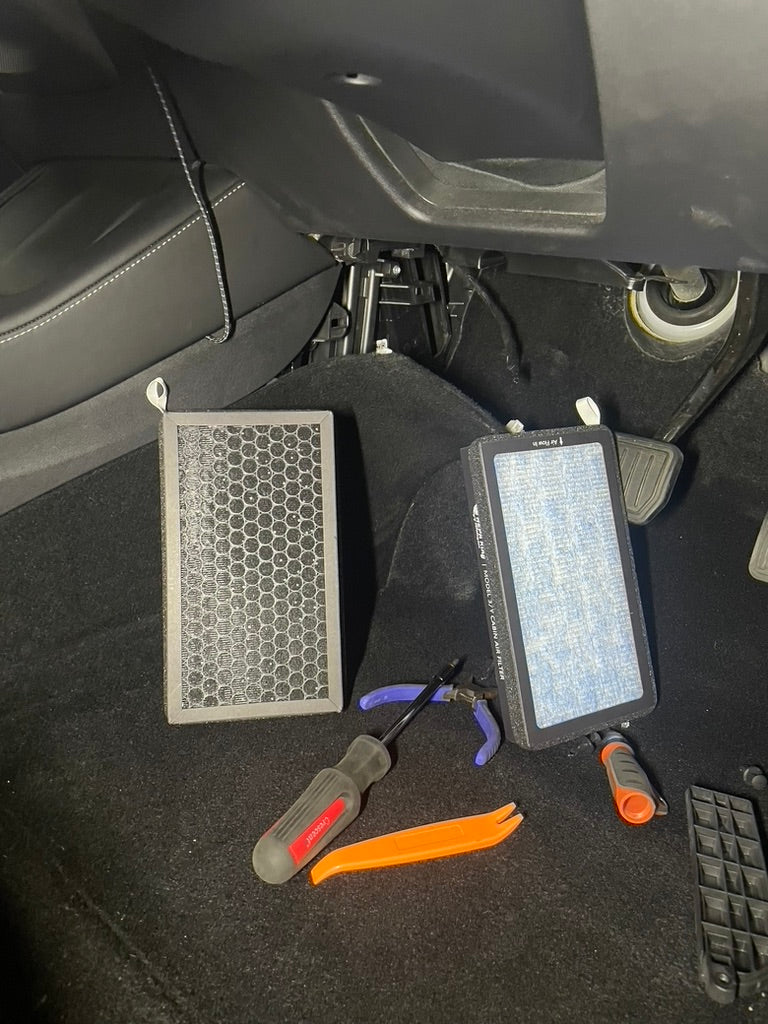 Tesla Model Y HEPA King 駕駛室空氣濾清器 + 生物武器防禦濾網更換套件 + HEPA King 矽膠雨刷組合!