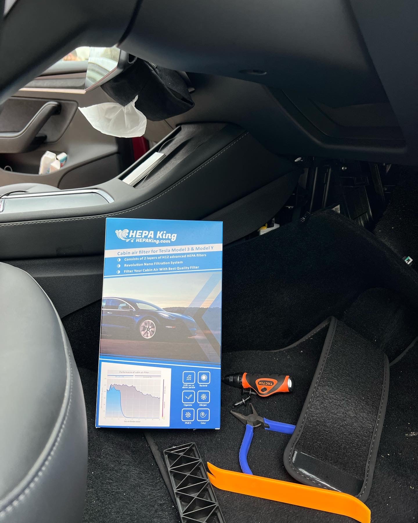 Tesla Model Y HEPA King 駕駛室空氣濾清器 + 生物武器防禦濾網更換套件 + HEPA King 矽膠雨刷組合!