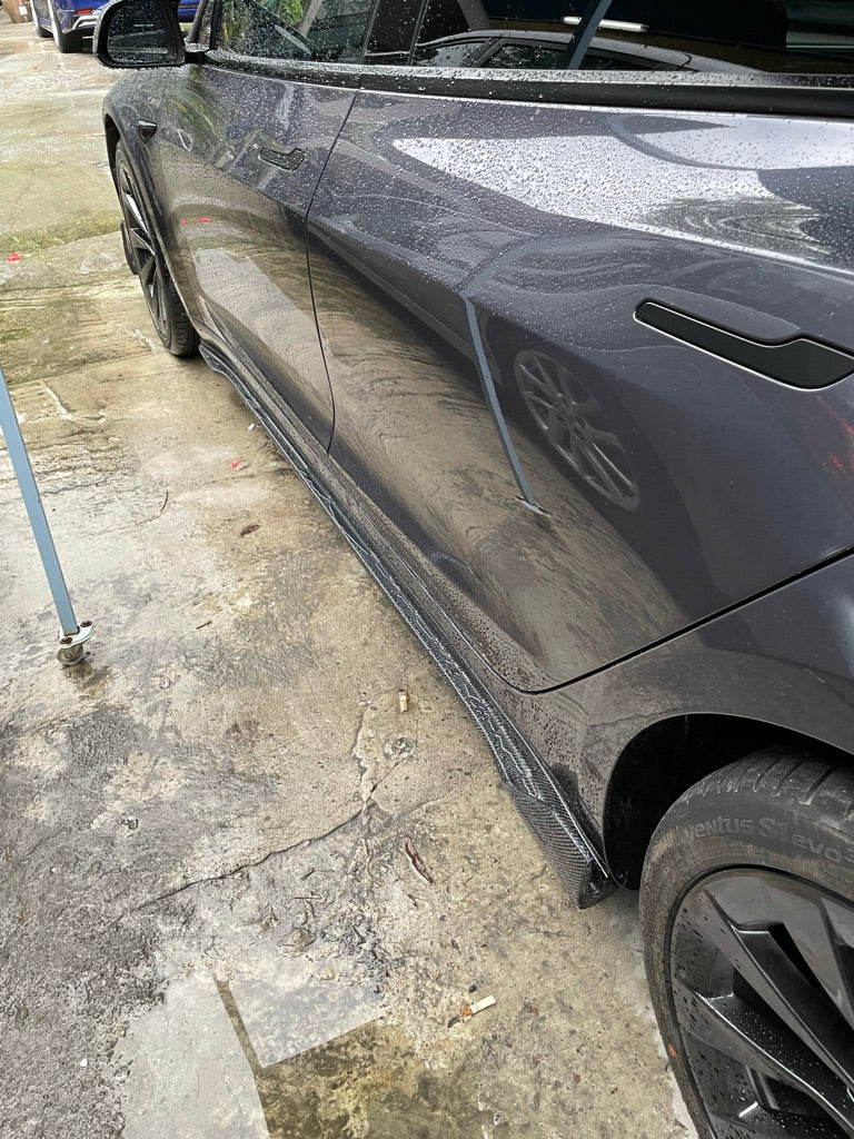 VR風格側裙 - Tesla Model 3