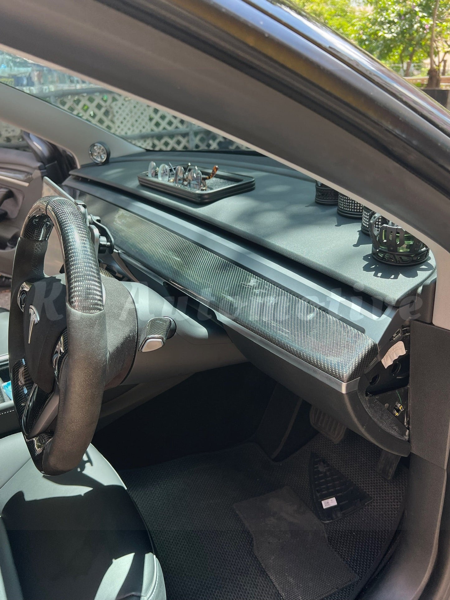 2017-2020 Model 3 乾式碳纖維儀表板罩(亮光碳纖維)