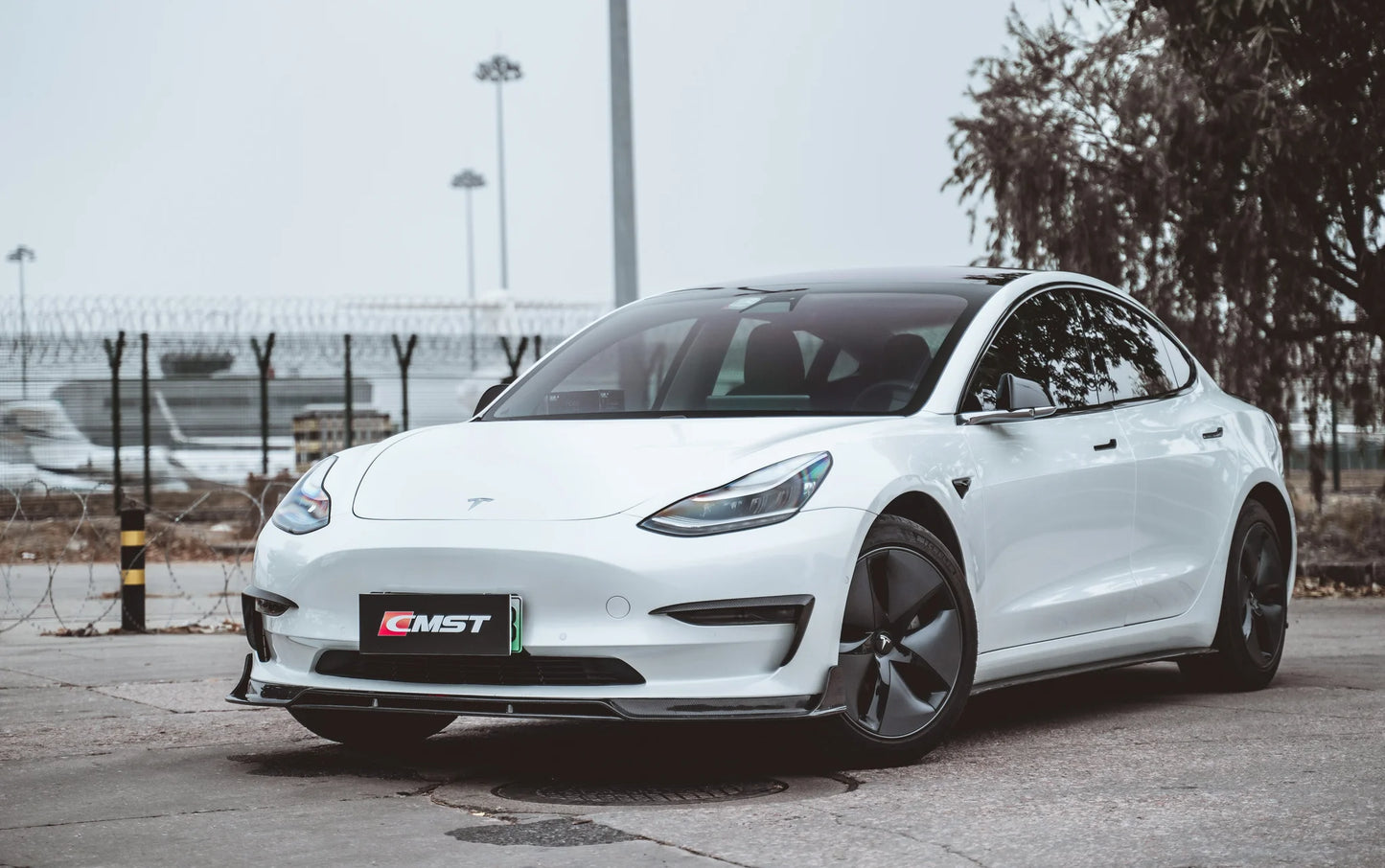 適用於 Tesla Model 3 的 CMST 碳纖維全身套件 C 型(亮面飾面)