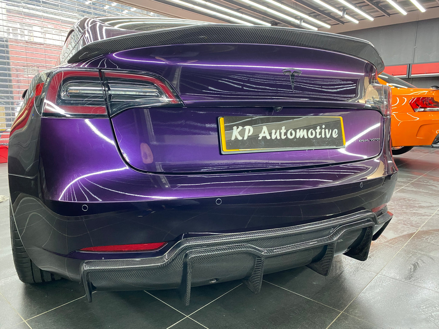 VR 風格車身套件 - Tesla Model 3