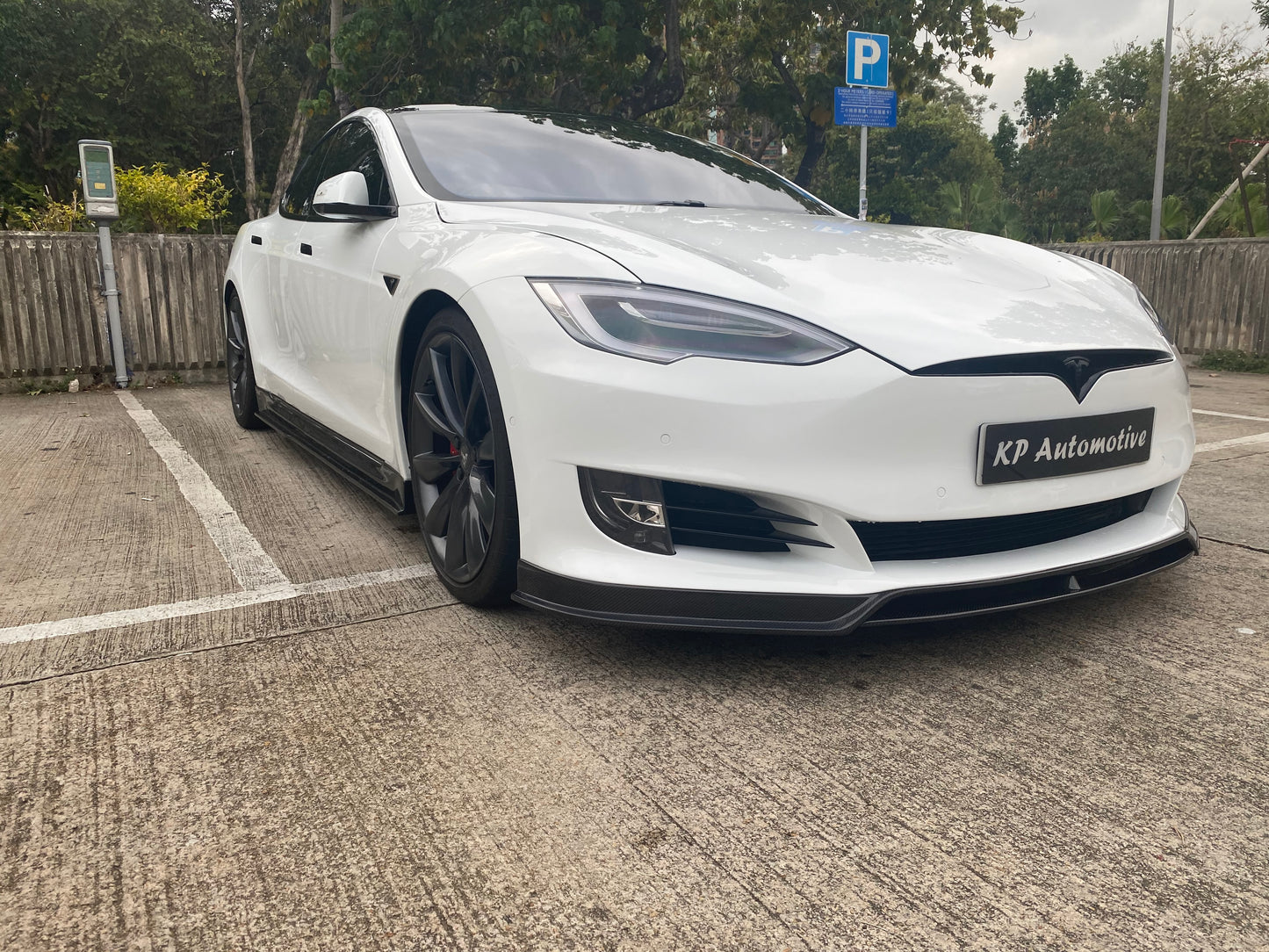 RZ 風格側裙 - Tesla Model S