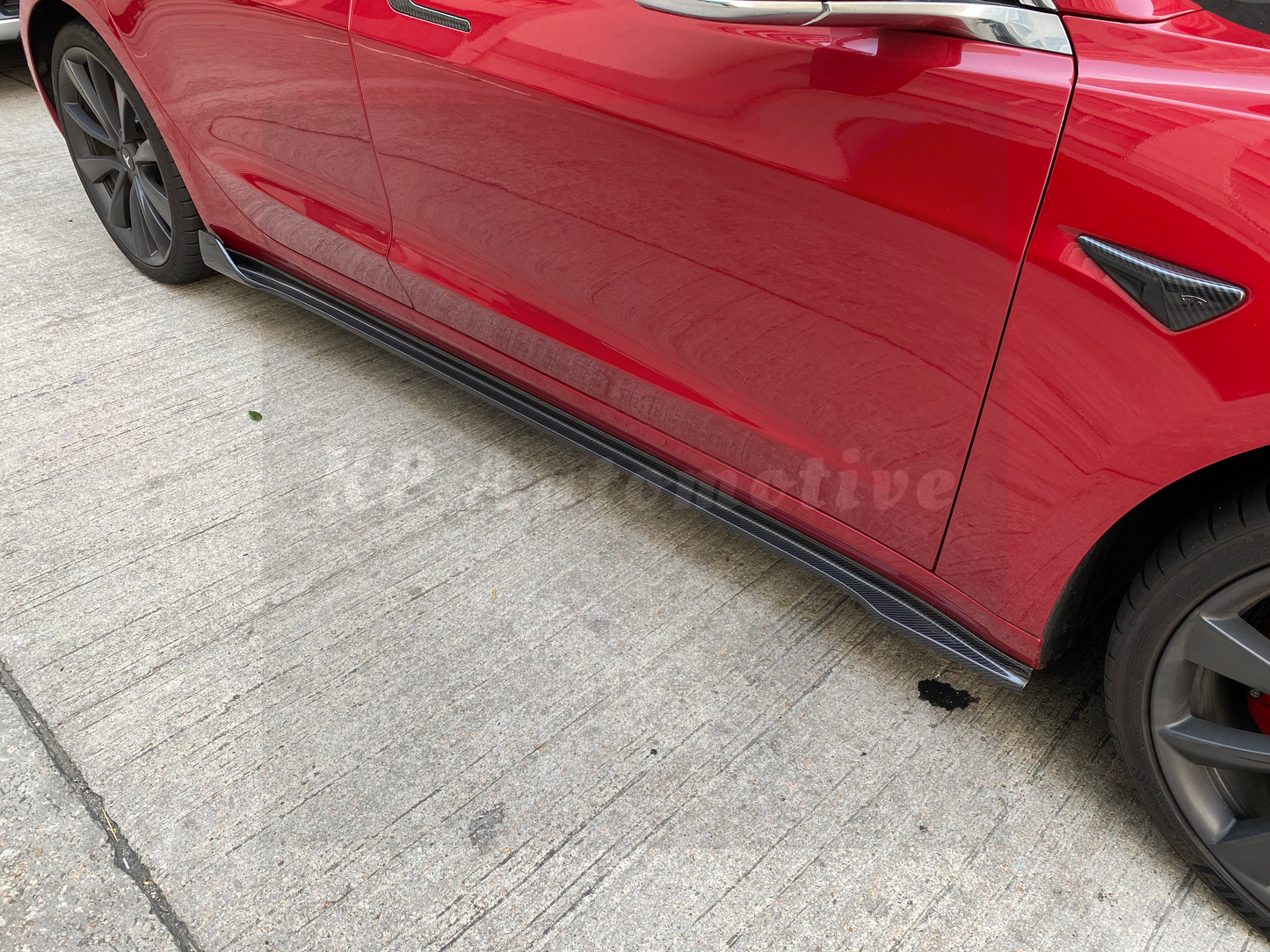 VR風格側裙 - Tesla Model 3