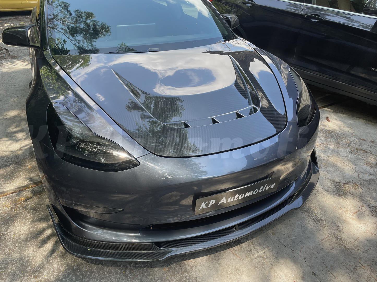 機器人工匠「Crypton」乾碳纖維頭罩-特斯拉 Model 3