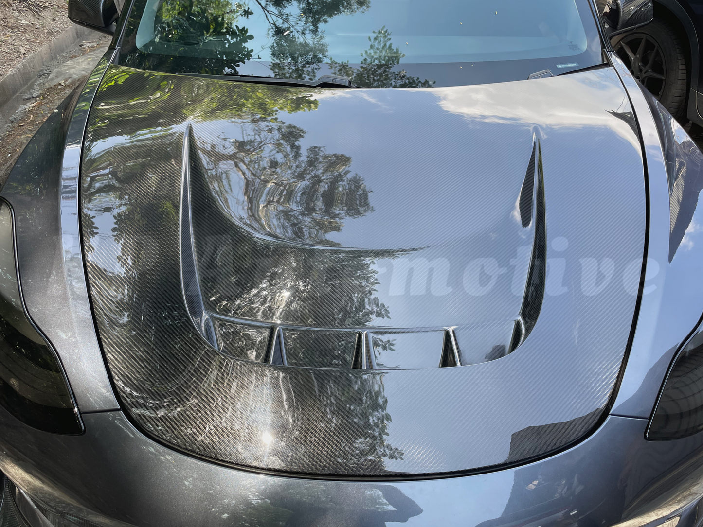 機器人工匠「Crypton」乾碳纖維頭罩-特斯拉 Model 3