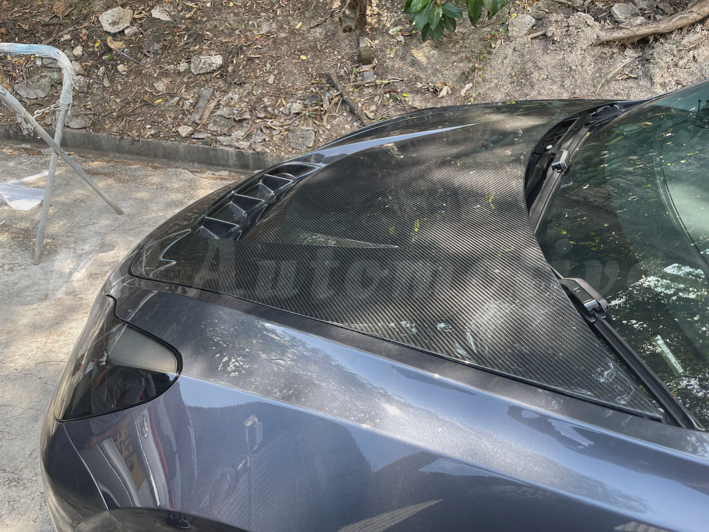 機器人工匠「Crypton」乾碳纖維頭罩-特斯拉 Model 3
