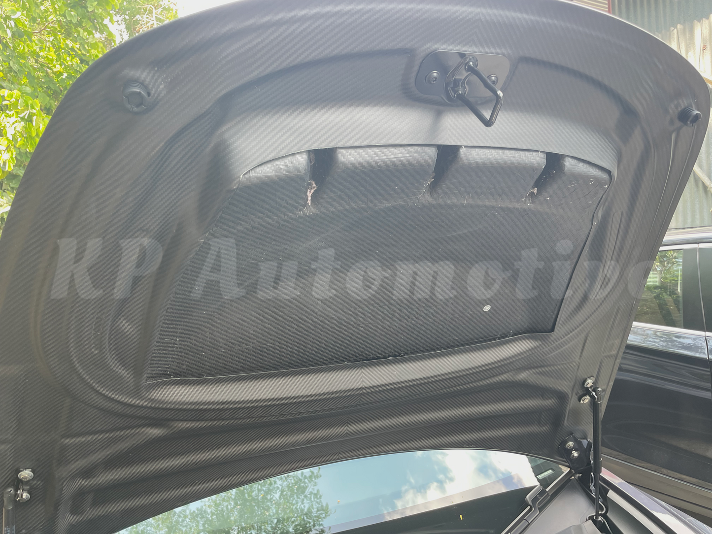 機器人工匠「Crypton」乾碳纖維頭罩-特斯拉 Model 3