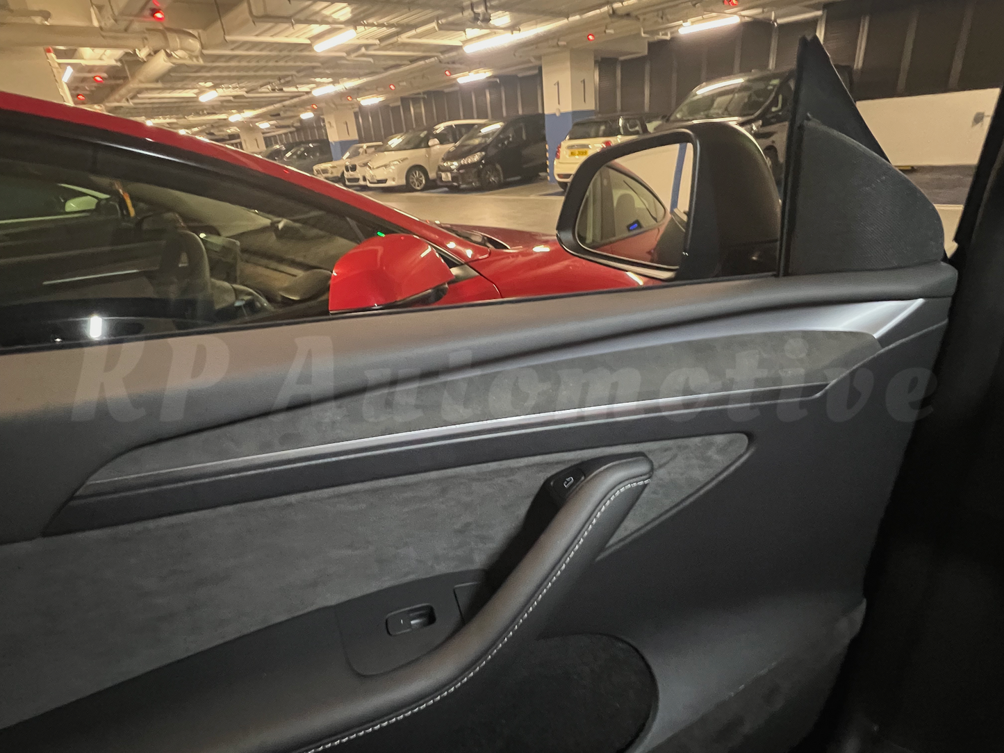 3/Y 型 Alcantara 儀表板和前門裝飾板更換套件