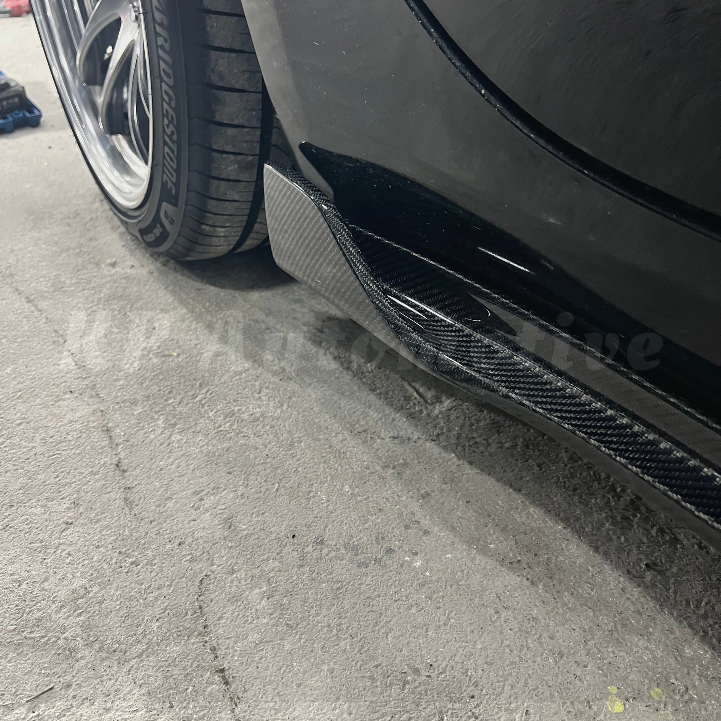 VR風格側裙 - Tesla Model 3
